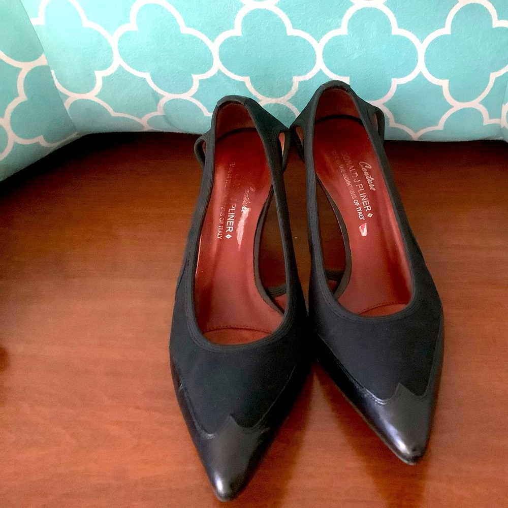 Donald Pliner leather and fabric black sling back heel. Size 6.